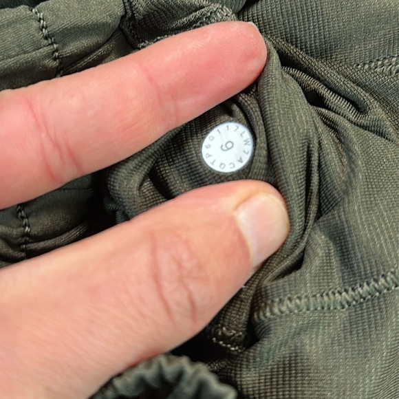 Lululemon Hotty Hot Short (Long 4") Dark Olive - Picture 5 of 6